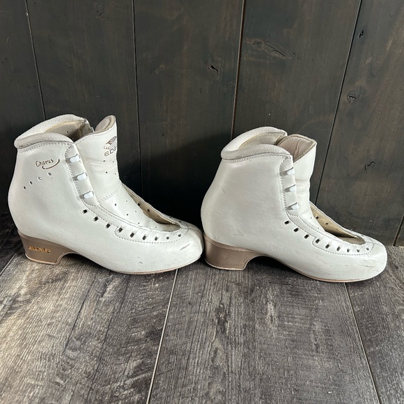 Edea Other - Edea Corus Women’s Figure Skates 255